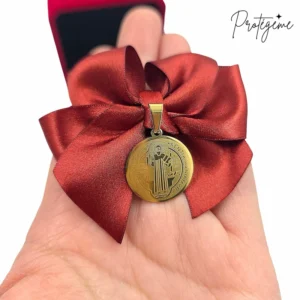 medalla san benito bebe